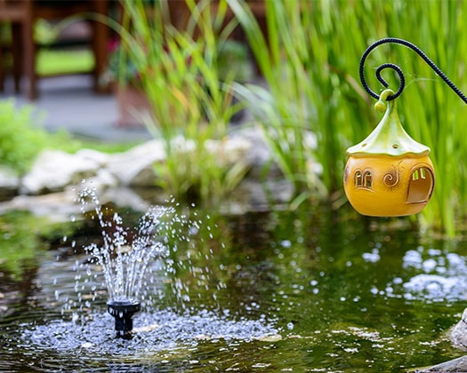 Wasserfontäne im Gartenteich